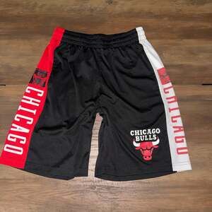 Ultra Game NBA Chicago Bulls Men's Mesh Athletic Basketball Shorts Black Medium